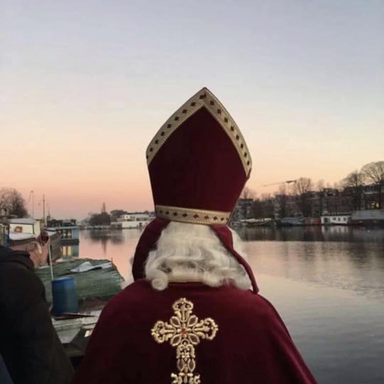 Sinterklaas kostuum verhuur